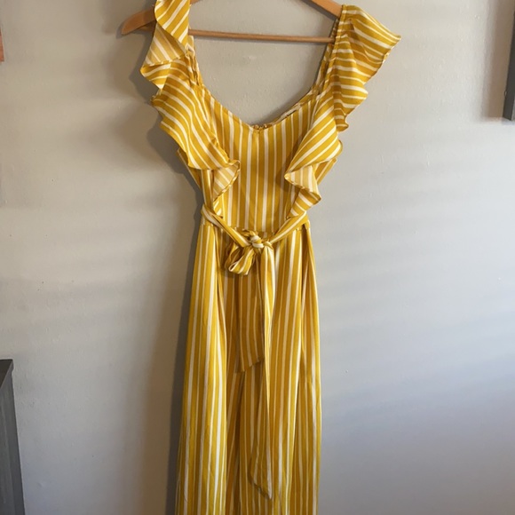 Cute Jumpsuit - Picture 2 of 5